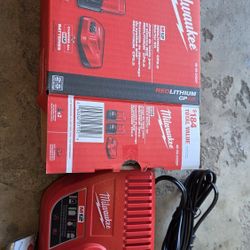 New Milwaukee 12v Charger 