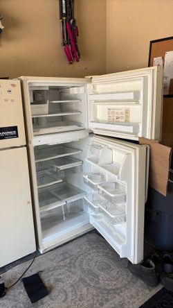 Refrigerator - Whirlpool 18.8 cu. ft.