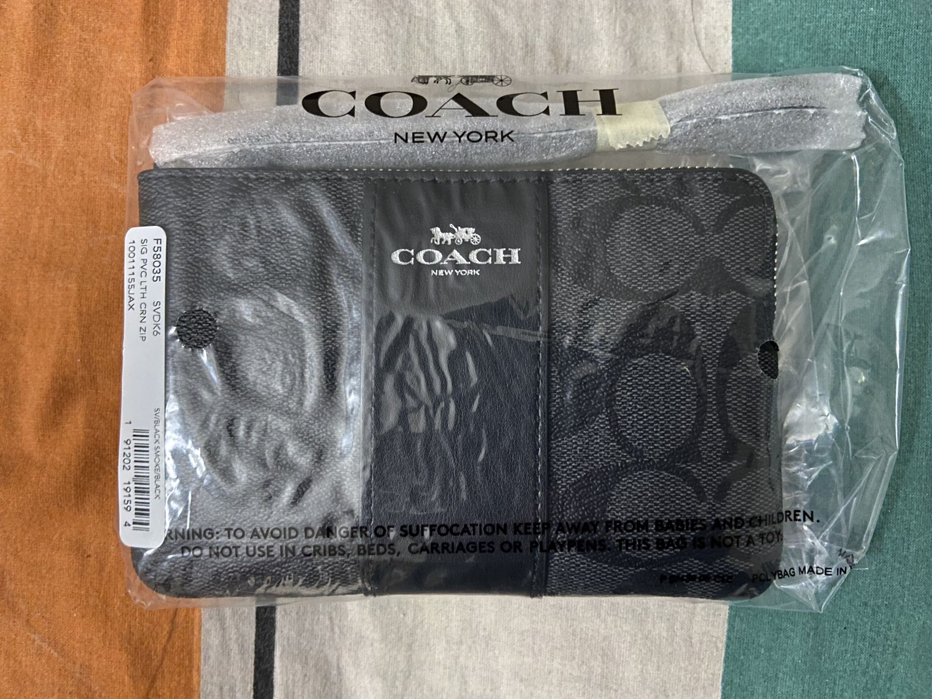 Coach wristlet brand new