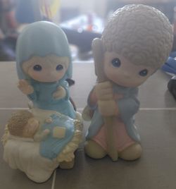 Precious moments  nativity scene