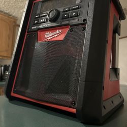 Milwaukee M18 Job-site Radio (Spectacular Condition)
