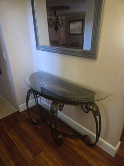 Entry way table