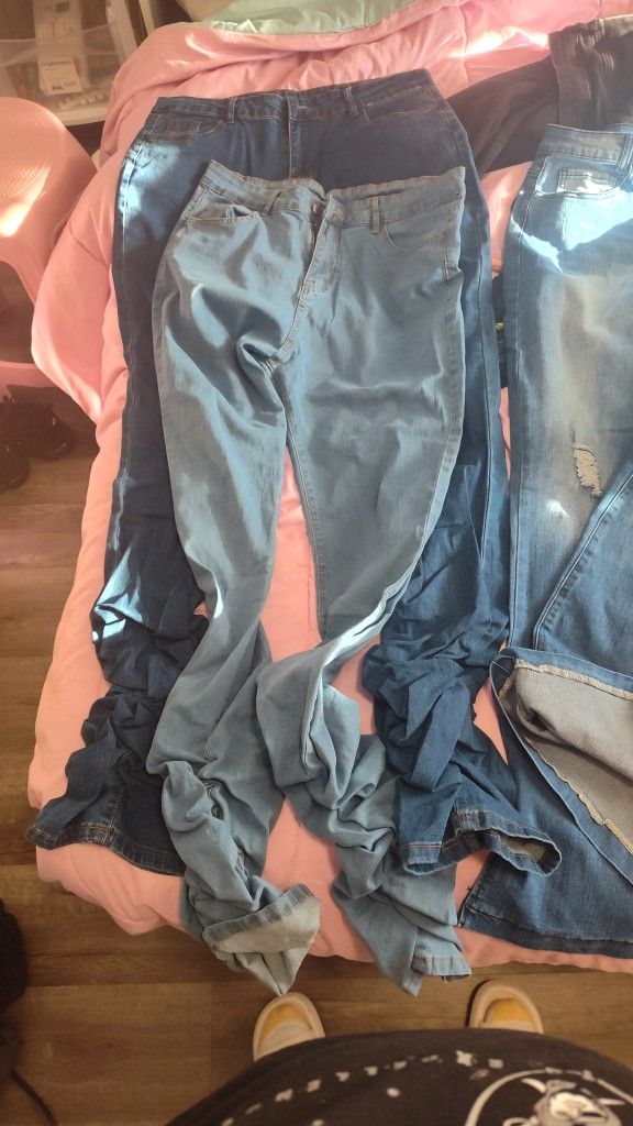 Scratchy Jeans,