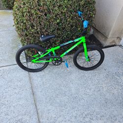 HARO Shredder Bike 20