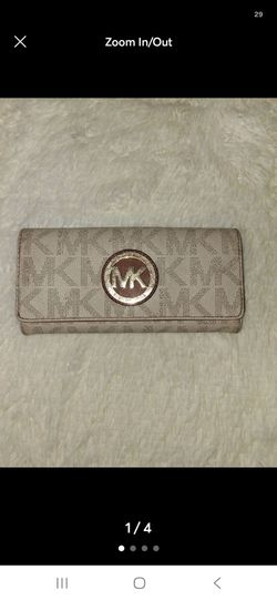 Michael Kors MK Signature Continental Wallet