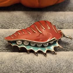 Seashell with Pearl Classic Unique Exquisite Enamel Brooch Pin Jewelry