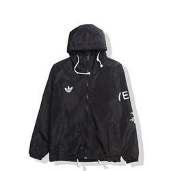 YZY wind breaker size large brand new original Price 500 going for 350