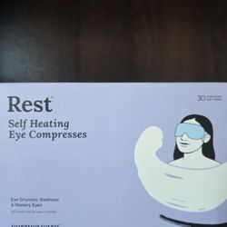 Self heating eye compresses
