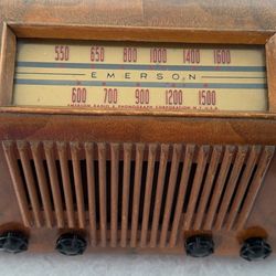 Vintage Emerson Tube Radio