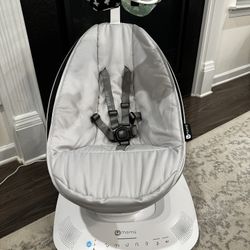 BABY SWING - 4 Moms MamaRoo Multi-motion Smart Connectivity Swing 