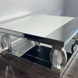 Living Room Glass Table And Corners