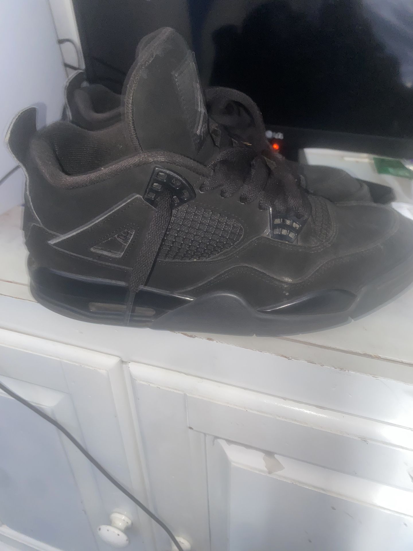 Black Cat 4s