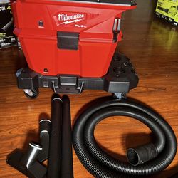 MILWAUKEE VACUUM NEXUS 6 GAL M18 FUEL NEXUS 6 Gallon Wet/Dry Vacuum with PACKOUT Compatibility