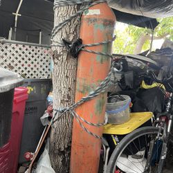 Helium tank