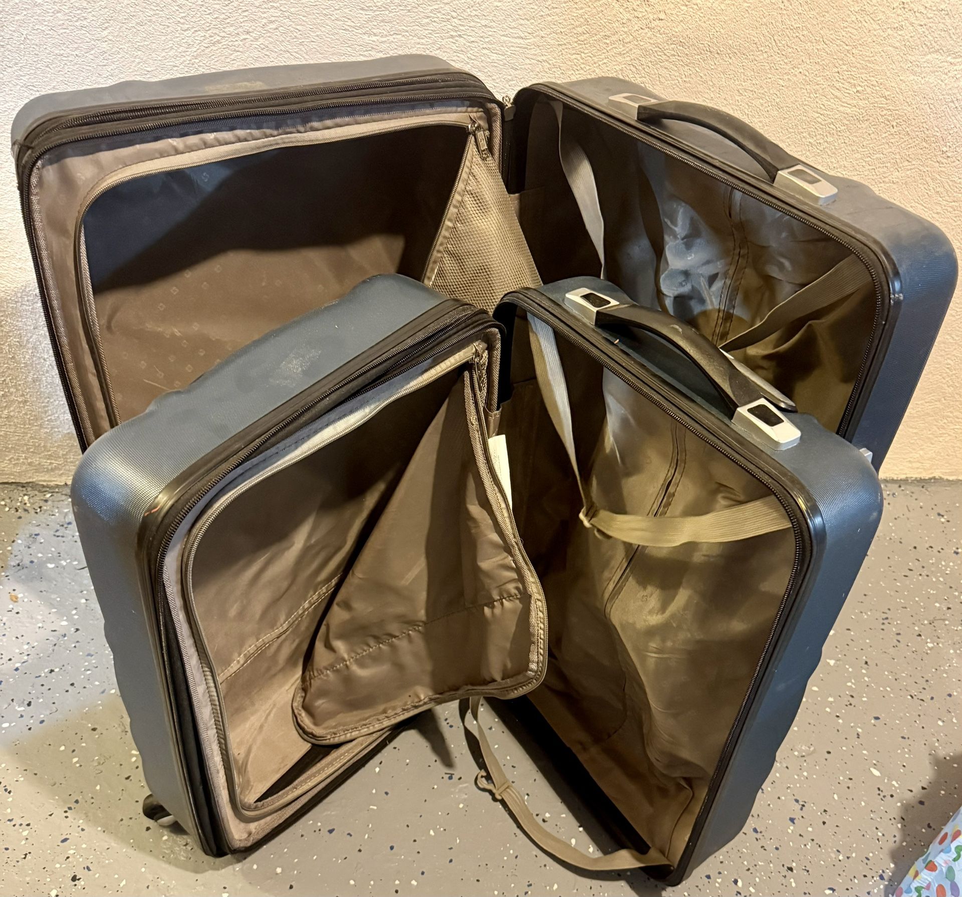 Samsonite Spinner Luggage Set (2-Piece) - $40 OBO
