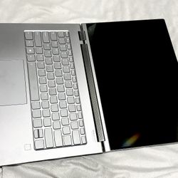 Lenovo Yoga C930 2-in-1 laptop/tablet 13.9" Touch-Screen Laptop - Intel Core i7 - 12GB Memory - 256GB 