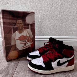 Air Jordan 1 Retro High OG Shoes - New