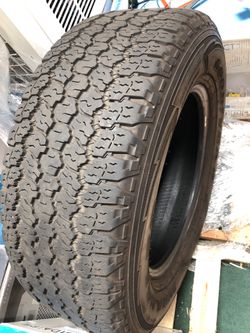 Truck tire 275/65r18