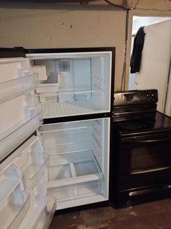 Stove and fridge working good everything