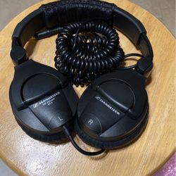 Sennheiser HD 280 PRO Professional Closed-Back Monitor Headphones 64 Ohm 