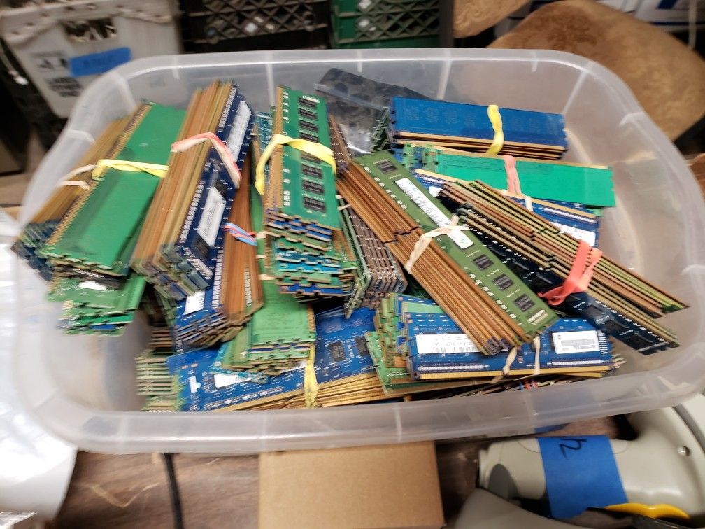 100 sticks of 4gb mixed ddr3 and ddr3l Desktop