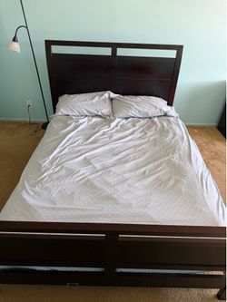 California Queen bed
