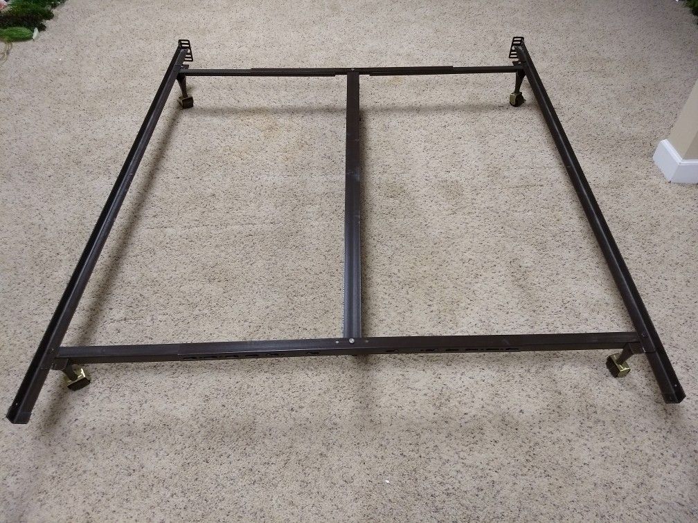 Queen/King bed frame