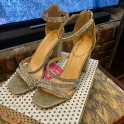 Gold block heel