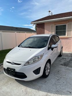 Ford Fiesta SE 2013