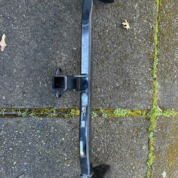 Square hitch receiver