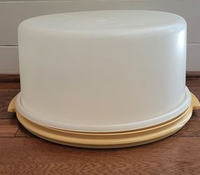 Tupperware Cake Carrier with Lid vintage