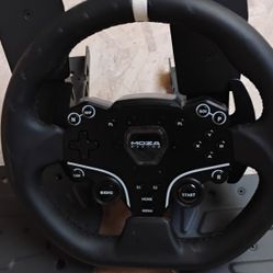 Moza R5 Steering Wheel And 2 Brake/ Gas Controls