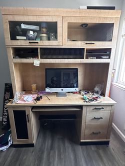 Excellent condition study desk office table with drawers