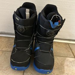 Size 6 Youth Burton BOA Snowboard Boots