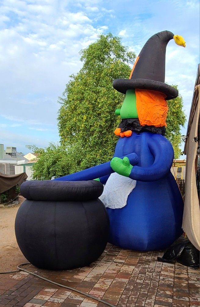 Halloween Retail Blow Up