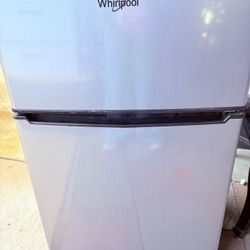 Whirlpool Mini Fridge 