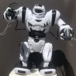 Robosapien X - WowWee - iconic hu ( TOY ROBOT )