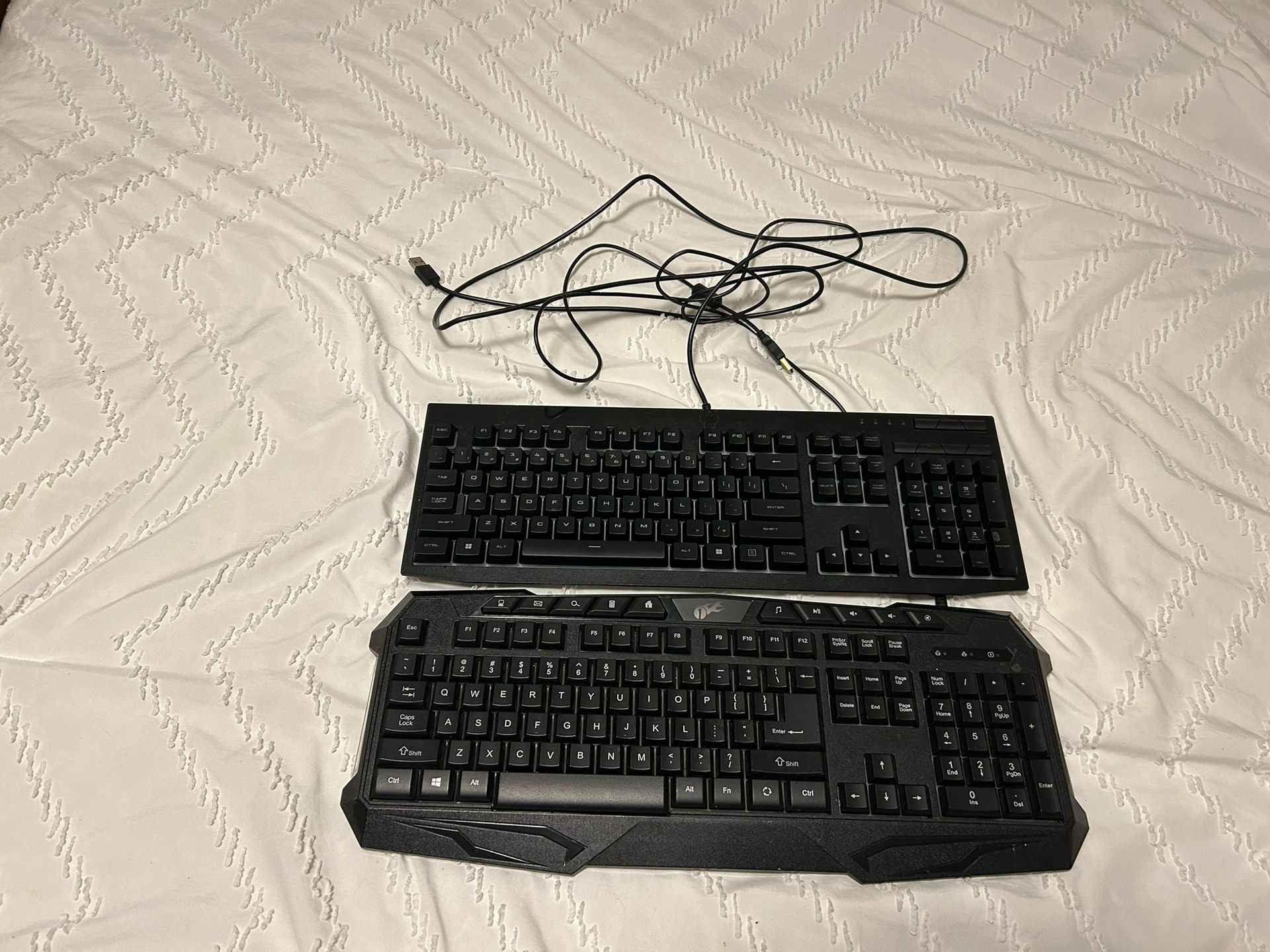 2 pc, PlayStation, Or Xbox Keyboards.