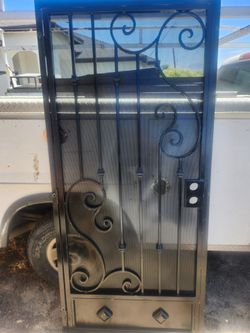 Screen door
