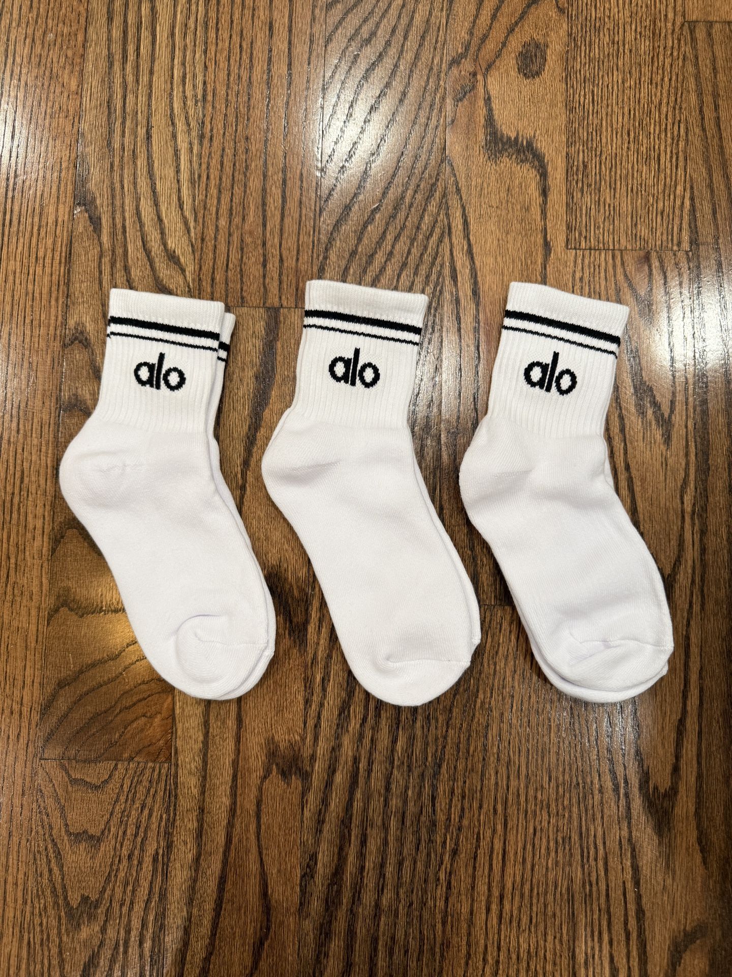 Alo Throwback Socks 3 Pairs Brand New