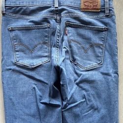 Levi Jeans (size 27) Light Wash