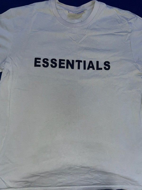 Essential Tshirt 