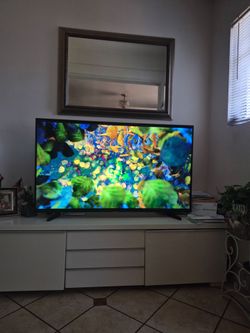 Great Condition tv 65 "