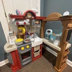 Little Tikes Corner Kitchen(or straight)included so many extras!  