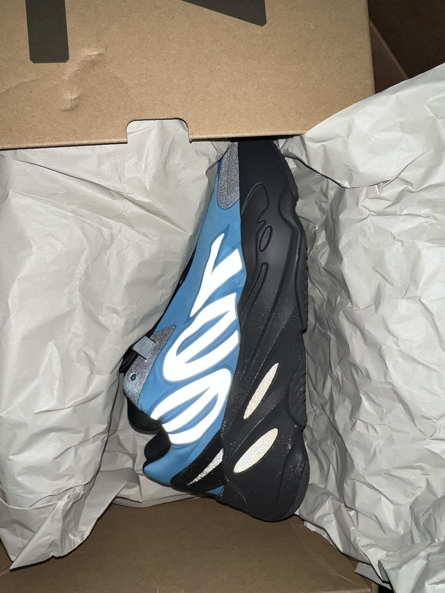 Yeezy Boost 700 V2 Size 5.5