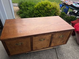 Blanket Chest/Wooden Hope Chest