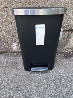Brightroom Locking Step Wastebasket with Lid - 13 Gallon