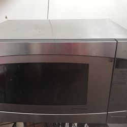 Microwave for sale for Sale in Queens, NY - OfferUp