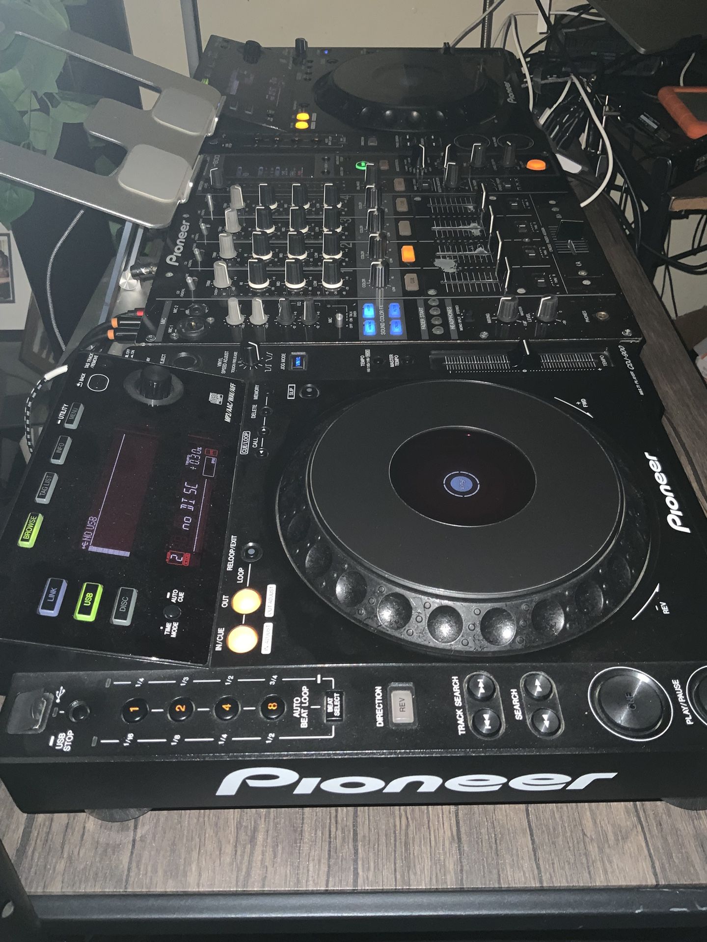 🔥 FOR SALE / TRADE: Pioneer CDJ-900 (Pair, Non-Nexus) + DJM-800 — Flight Cases Included 🔥