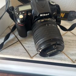 Nikon D90 SLR   Great Condition 